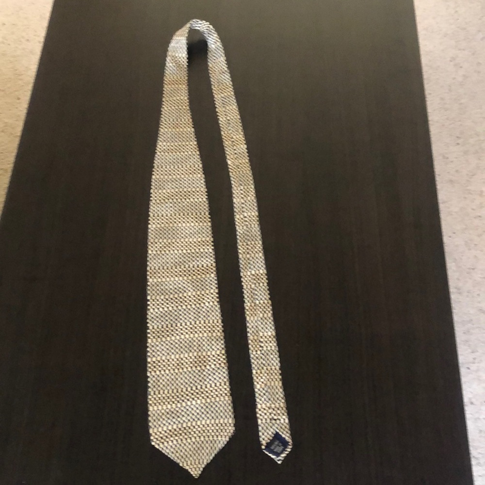 Ottimo Uomo 100% silk tie 55 1/2 inches long EUC!!